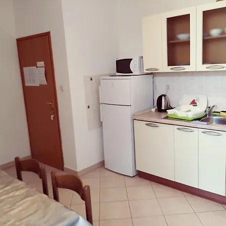 Apartment Vinka Tribunj Tribunj (Sibenik-Knin)