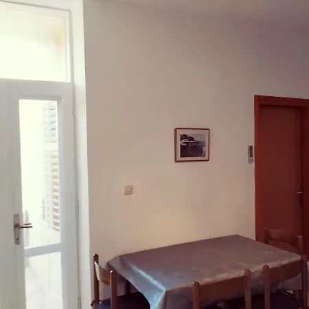 Apartment Vinka Tribunj Tribunj (Sibenik-Knin)