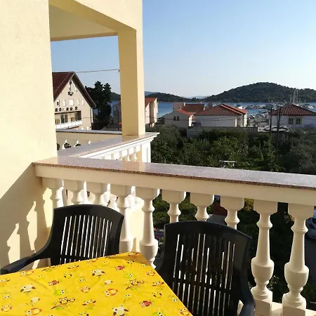 Vinka Tribunj * Tribunj (Sibenik-Knin)