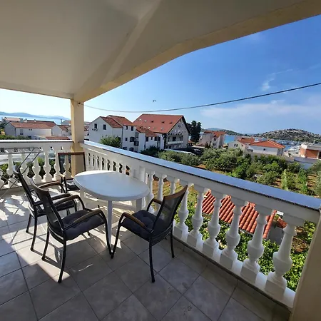 Apartment Vinka Tribunj Tribunj (Sibenik-Knin)