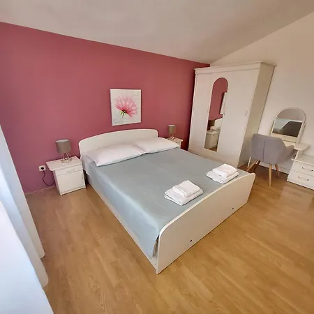 Apartment Vinka Tribunj