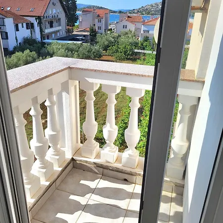 Apartment Vinka Tribunj Tribunj (Sibenik-Knin)