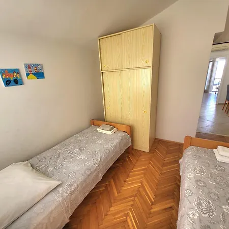 Vinka Tribunj * Tribunj (Sibenik-Knin)