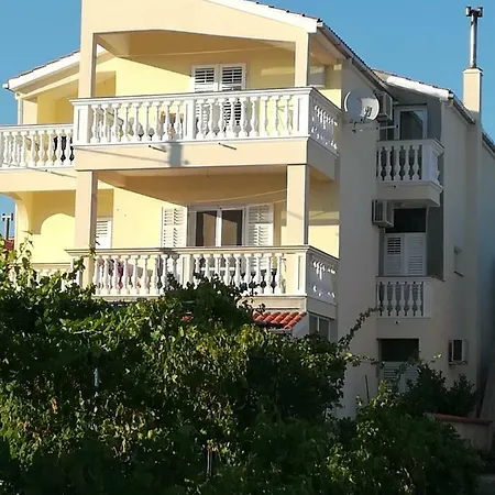 Vinka Tribunj Апартаменты Трибунь